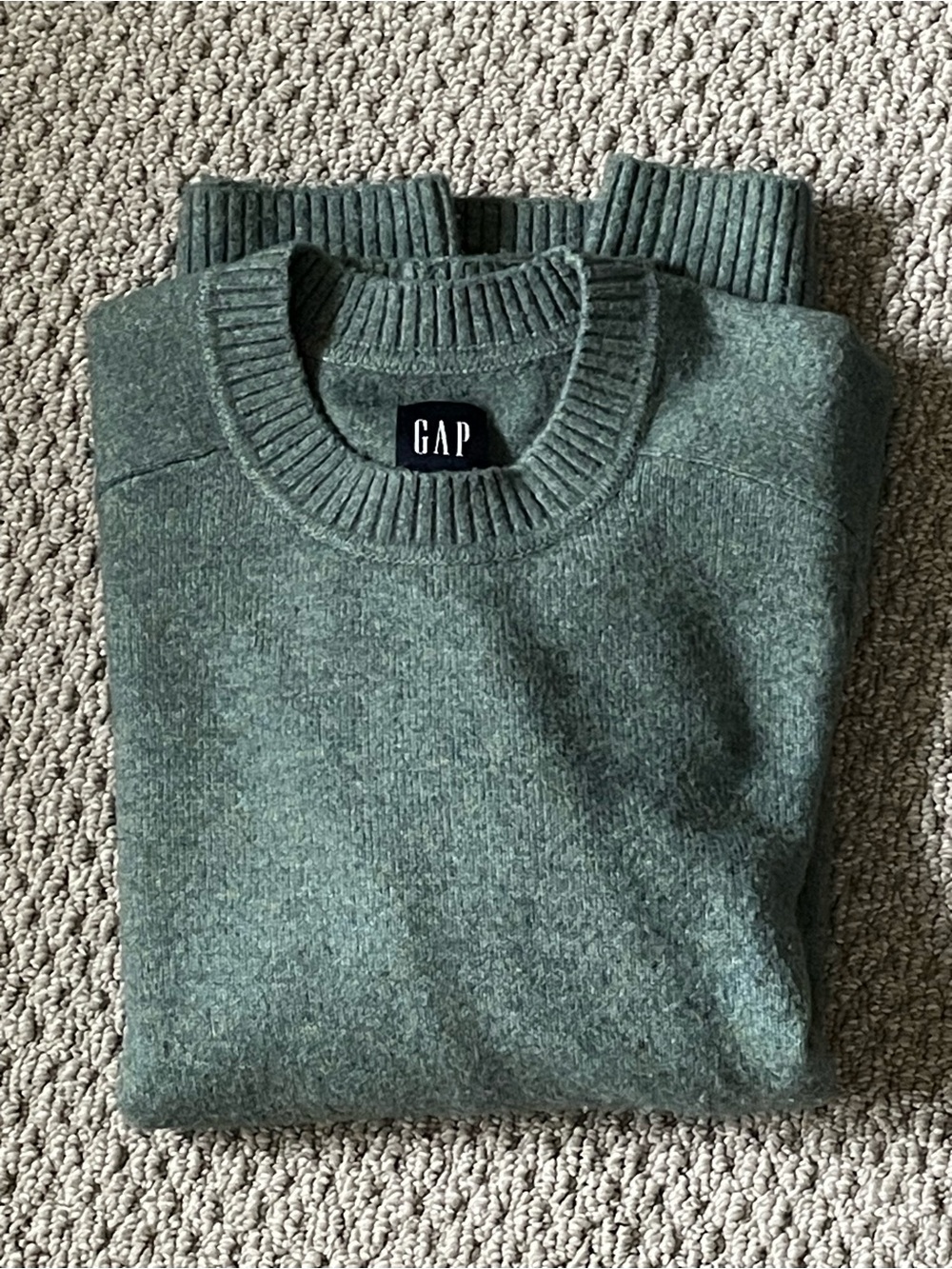 GAP recycled shaggy crewneck sweater, size small, good condition!